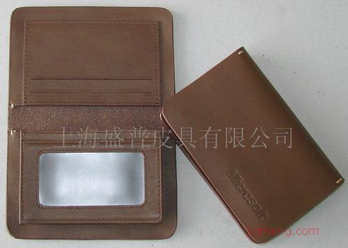 盛普皮具 以視覺美學塑造品牌形象，從產品到店鋪的全方位匠心呈現